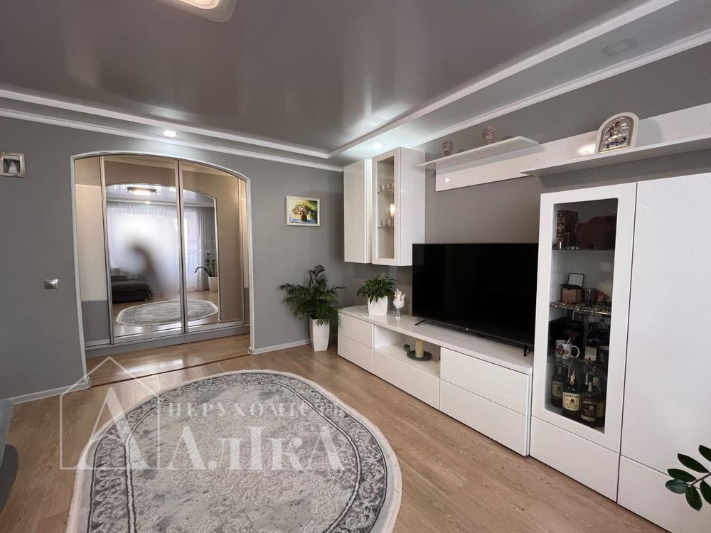 Чудова простора 3-кімнатна квартира з ремонтом Кам`янець-Подільський - зображення 1