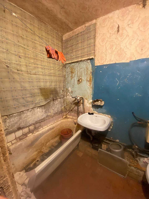 Продам квартиру Теремки 2, вул. Дмитра Луценко 5Б під ремонт Київ - зображення 2