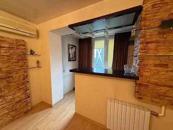 Продам 2 кімнатну квартиру з ремонтом та меблями на Лівобережному-3 Днепр