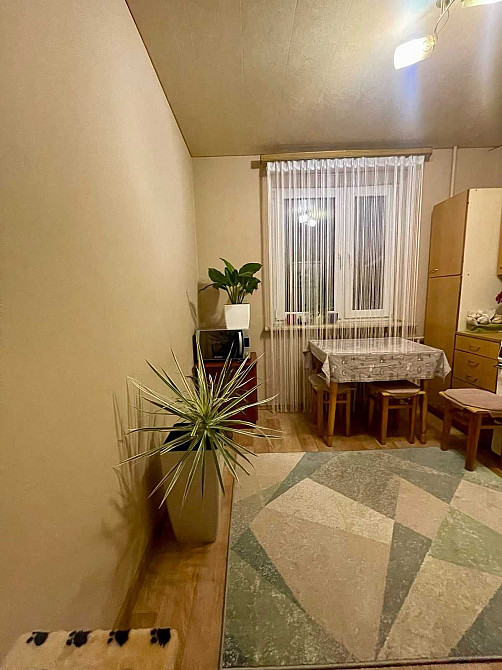 Продам 1 кімнатну квартиру 10 мкр, Лівий берег Кам`янське (Запорізька обл.) - зображення 1