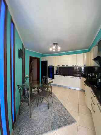 3-комн. квартира 100 м. по ул Кленовая.  Дом Кирпич Одеса