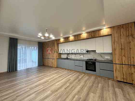 Продаж 2 кім 95 м2 з терасою та ремонтом вул. Рудакі Львів