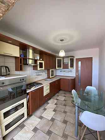 Оренда трикімнатної квартири у Івано-Франківську, напроти парку Ивано-Франковск