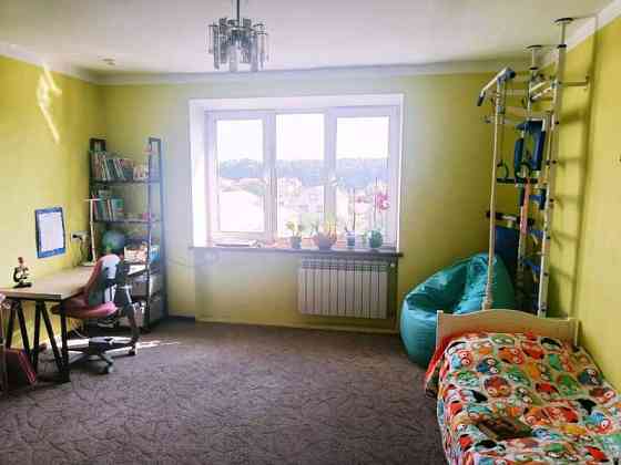 Продам двокімнатну квартиру у передмісті Львова Лапаевка