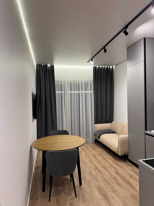 Перша здача, 1 кімната, 40 кв., без комісії, паркомісце, закритий двір Ужгород - изображение 1