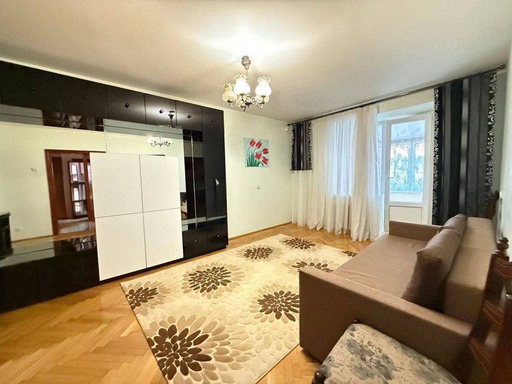 Здам 3-кімн. Район Парк Жовтневий / ТЦ-Майдан Черновцы - изображение 2