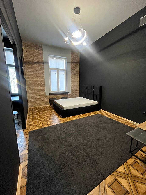 Оренда 2-кімнатної квартири з дизайнерським ремонтом по вул. Руставелі Львів - зображення 1