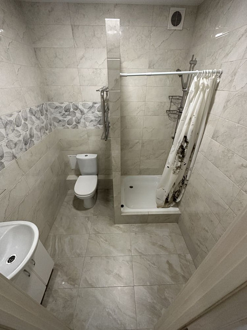 Квартира вільна !Здам в оренду 2 кім в Новобудові по Ігоря Сердюка Кременчук - зображення 7