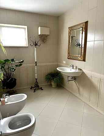 Продаж елітного житла 5 кімнат Львів