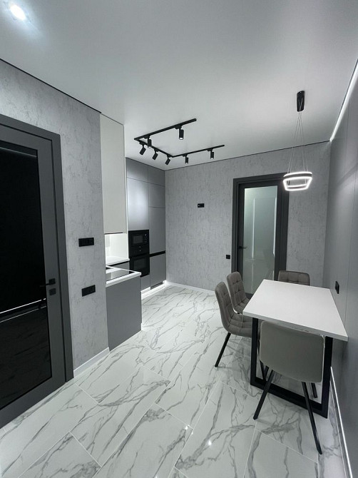 Стильная квартира с новым ремонтом Море ЖК Аквамарин Полный комплект Одеса - зображення 2