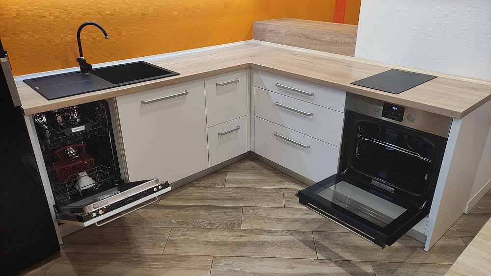 Продам трьохкімнатну квартиру в центрі міста!З газом! Ірпінь - зображення 2