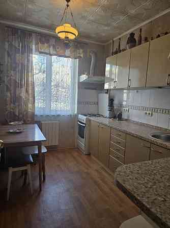 Сдается 3х  кв-ра Маяковского (Червоної Калини ) 22 А, ТРЦ Маяк Київ