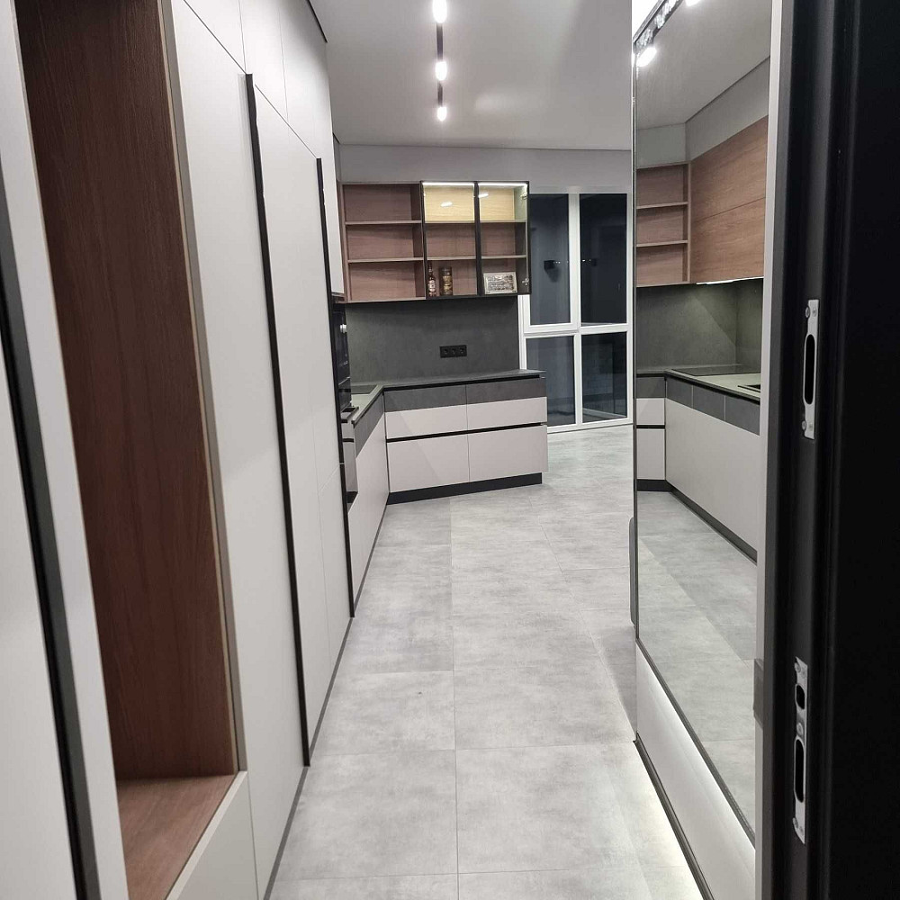 Продам  повністю укомплектовану квартиру в клубному будинку!!! Ровно - изображение 1