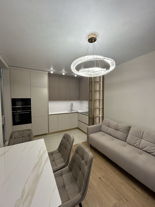 Продається неймовірно вишукана квартира у ЖК Crystal Ужгород - изображение 1