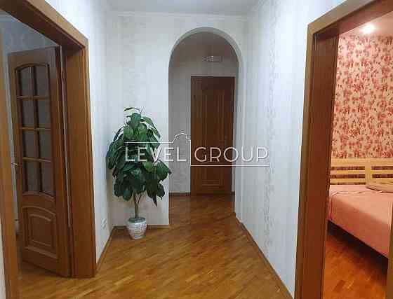 Велика 3-кімнатна квартира по вулиці Здолбунівська, Лівий берег. Київ