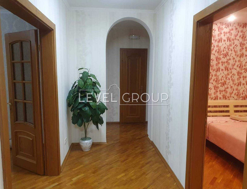 Велика 3-кімнатна квартира по вулиці Здолбунівська, Лівий берег. Київ - зображення 2