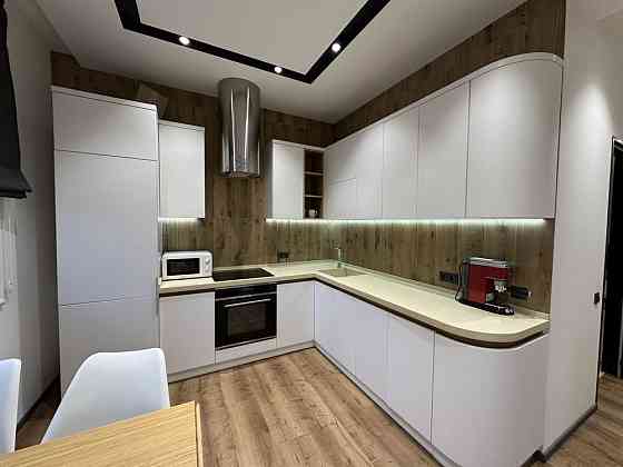 Продается 2 комнатная сталинка в самом Центре города! Миколаїв