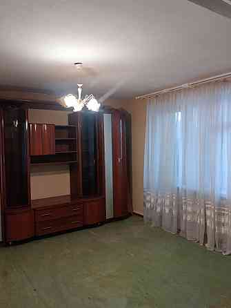 Сдам трехкомнатную конец Слобожанского проспекта Днепр