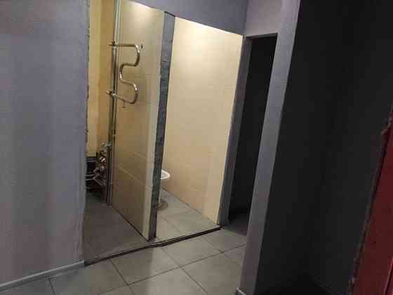 Собственник, продам 2к квартиру 49кв бул. Вернадского 75а. Метро 500м Київ