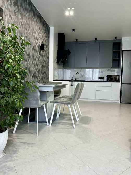 Продам 2к.квартиру з виглядом на озеро Хмельницький - зображення 2