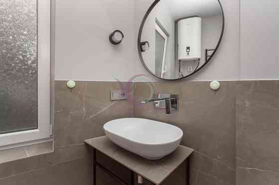 2-к. квартира з  і/о та дизайнерським ремонтом за вул. Криворучка Чернівці