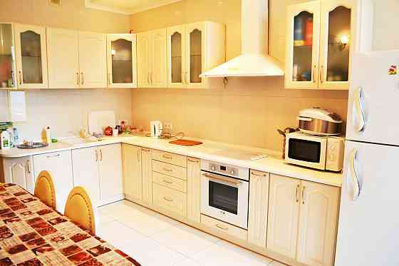 Метро Олімпійська. Тютюнника Василя (А.Барбюса) 16. Киев