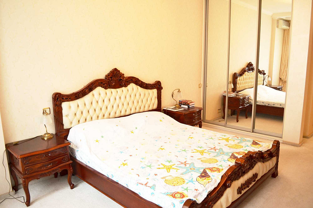 Метро Олімпійська. Тютюнника Василя (А.Барбюса) 16. Київ - зображення 7