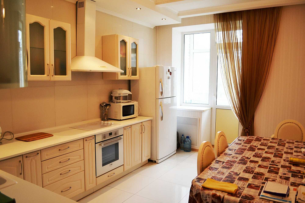 Метро Олімпійська. Тютюнника Василя (А.Барбюса) 16. Київ - зображення 1