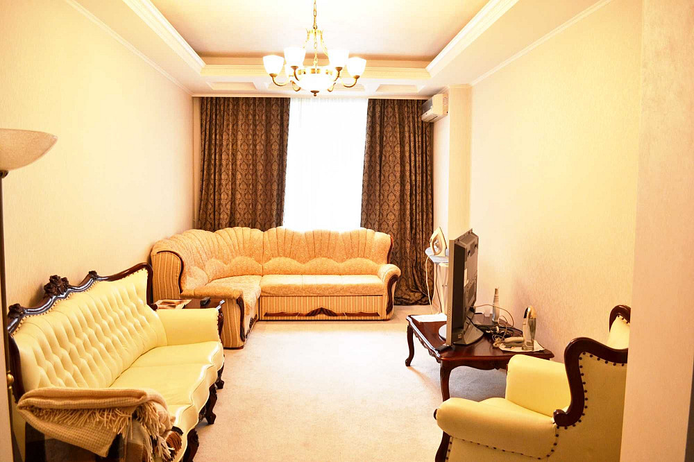 Метро Олімпійська. Тютюнника Василя (А.Барбюса) 16. Київ - зображення 4