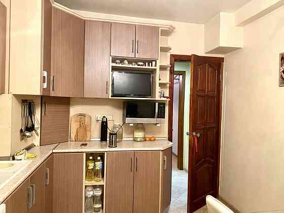 2-х кімнатна з гарним краєвидом. Кубанської України 39  Лісовий масив Киев