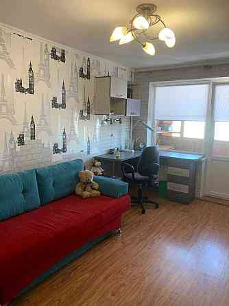 Видова 3-к квартира, Оболонська площа 3, метро поруч, ключи на руках! Киев