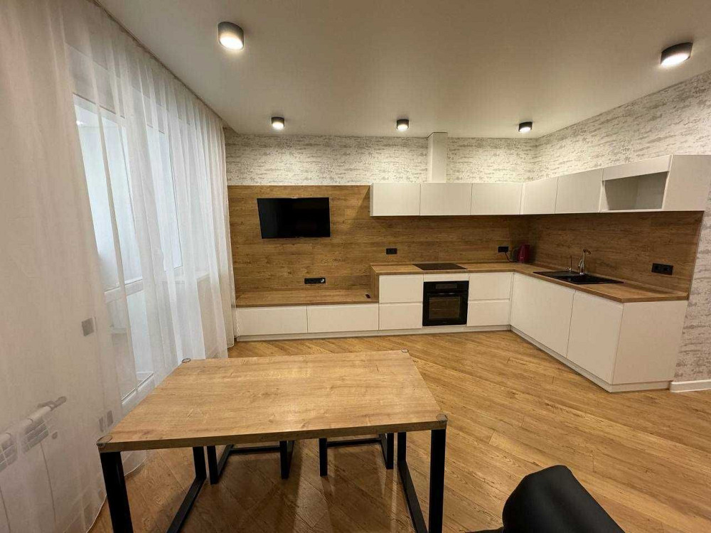 Сдам шикарную квартиру, кухня-студия и спальня, ЖК Рогатинский, Центр. Харьков - изображение 1