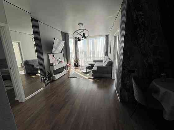 Продам велику двокімнатну квартиру із шикарним прямим видом на море. Одеса