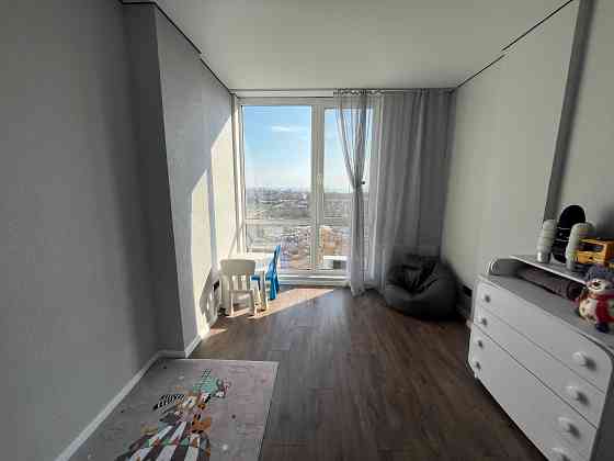 Продам велику двокімнатну квартиру із шикарним прямим видом на море. Одеса