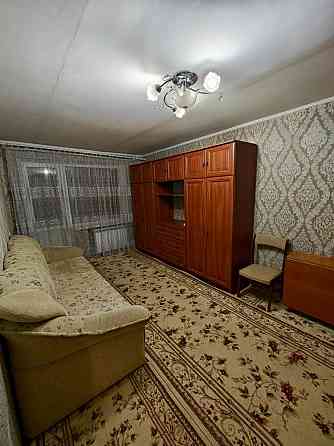 Здам 1 кімнатну, ПОЛЄТАЄВА (НЕБЕСНОЇ СОТНІ), ЗАСКЛЕНИЙ балкон, вільна! Чернівці