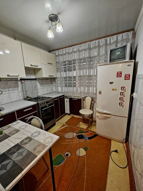 Здам 1 кімнатну, ПОЛЄТАЄВА (НЕБЕСНОЇ СОТНІ), ЗАСКЛЕНИЙ балкон, вільна! Чернівці - зображення 1