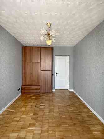 Печерськ, трикімнатна роздільні кімнати, поряд ботанічний сад Киев