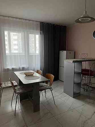Оренда 2к квартри, вул. Ревуцького 54, м. Харьківська Киев