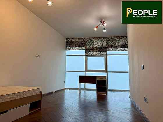 Розкішна 4-к у ЖК "Тріумф" з авторським інтер’єром та панорамним видом Киев