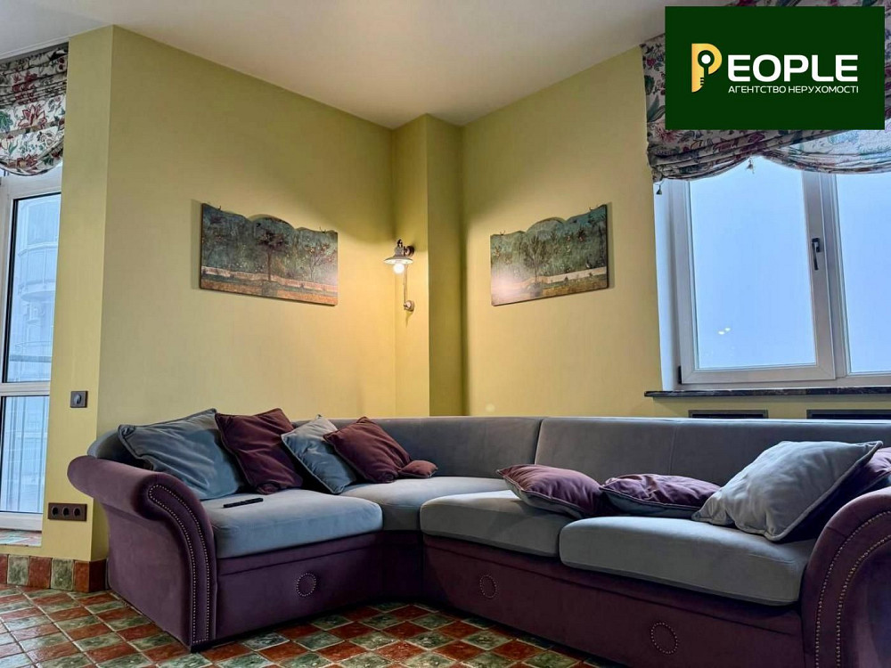 Розкішна 4-к у ЖК "Тріумф" з авторським інтер’єром та панорамним видом Киев - изображение 1