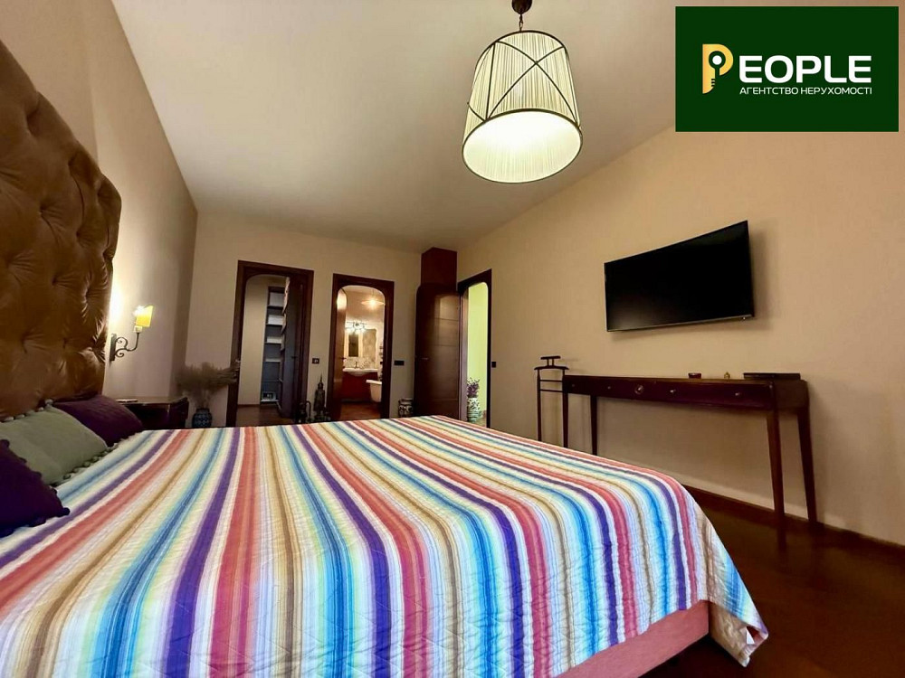 Розкішна 4-к у ЖК "Тріумф" з авторським інтер’єром та панорамним видом Киев - изображение 2