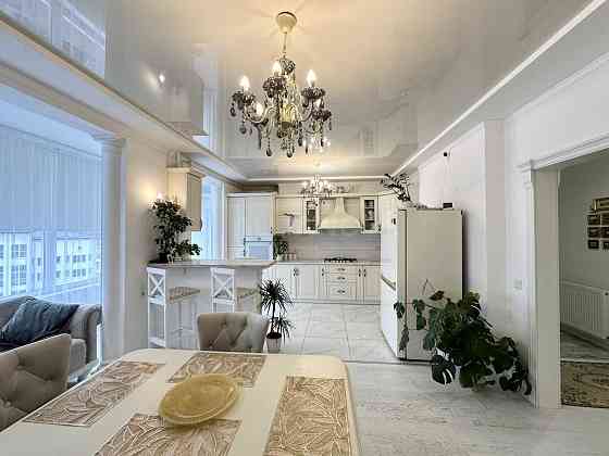 3к квартира з дизайнерським ремонтом у центрі Івано-Франківськ