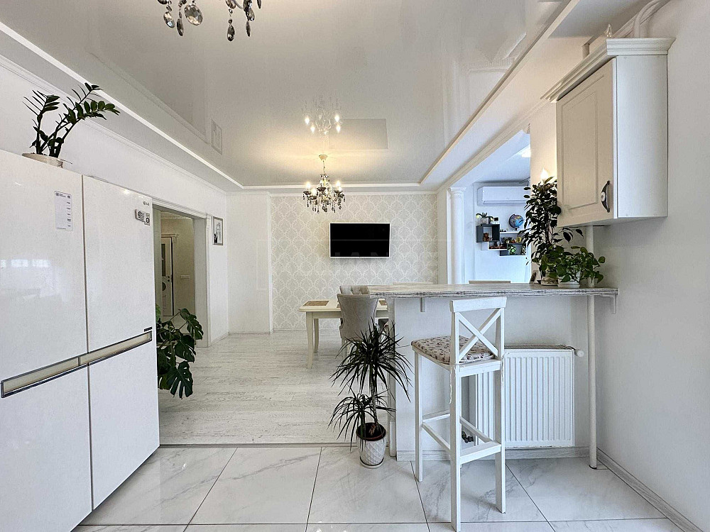 3к квартира з дизайнерським ремонтом у центрі Івано-Франківськ - зображення 7