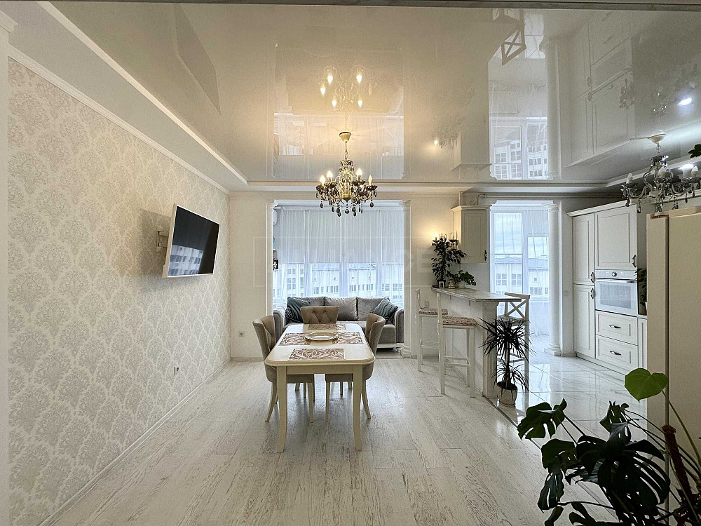 3к квартира з дизайнерським ремонтом у центрі Івано-Франківськ - зображення 1