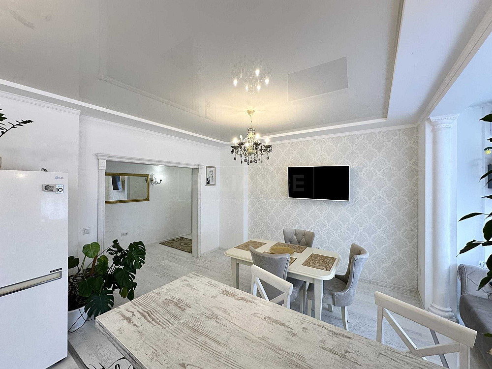 3к квартира з дизайнерським ремонтом у центрі Івано-Франківськ - зображення 8