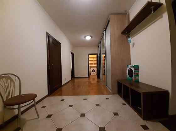 Сдам 2х комнатную Максимовича 3г,  ЖК "4 Сезона" Киев