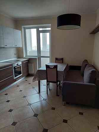 Сдам 2х комнатную Максимовича 3г,  ЖК "4 Сезона" Киев