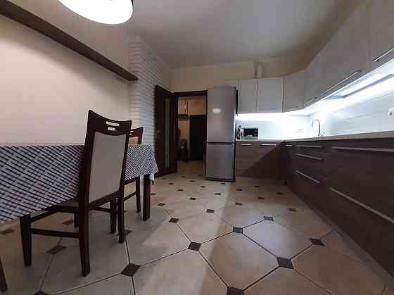 Сдам 2х комнатную Максимовича 3г,  ЖК "4 Сезона" Киев