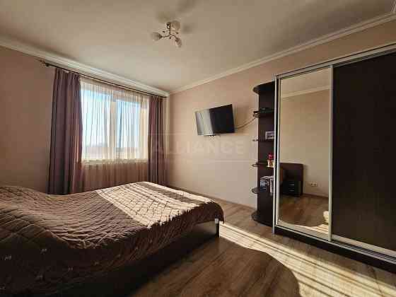 Простора 3 кімнатна квартира 86м2 на зручному 4 поверсі з ремонтом Івано-Франківськ