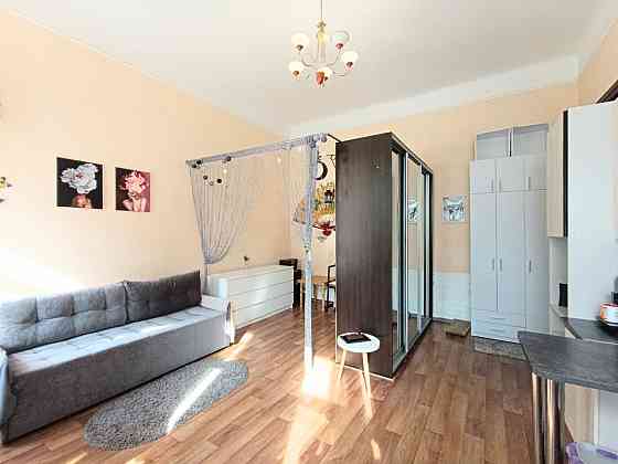 Продаж 1-к квартири 39 кВ.м на Лесі Українки Дніпро